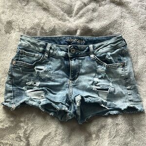 ARIZONA distressed jean shorts. Size 7 JUNIOR